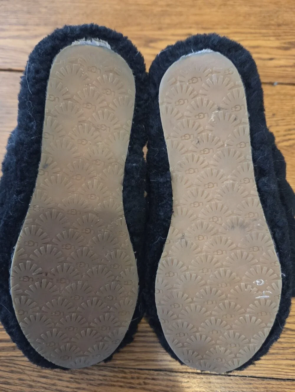 UGG Kids Black Fluff Slide Girl's Size 2